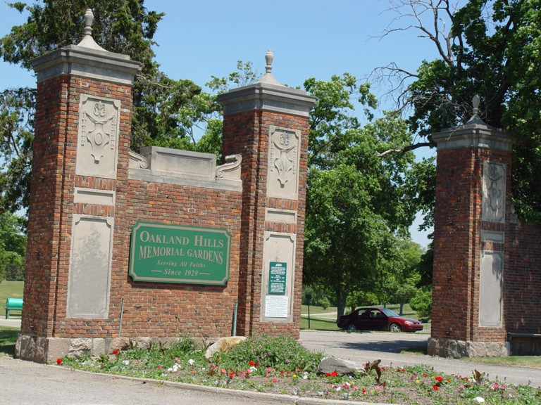 Oakland Hills Cemetery